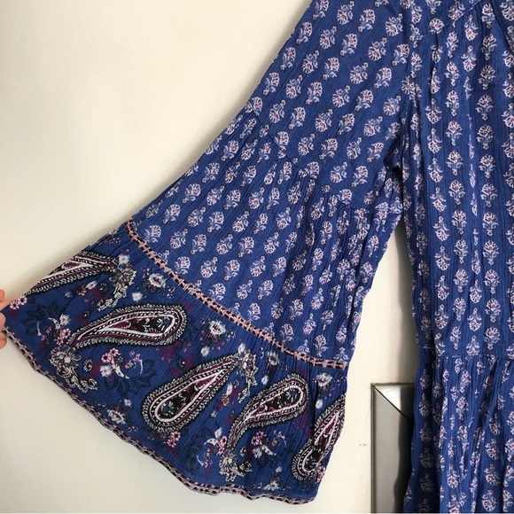 American Eagle Bohemian Flare Sleeve Blouse - Picture 2 of 10